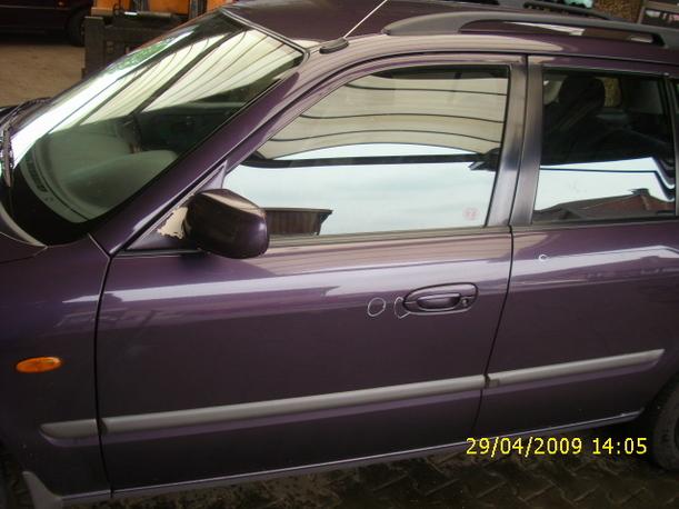 Foto: TÜR VORNE LINKS eines Mazda 626 1.9