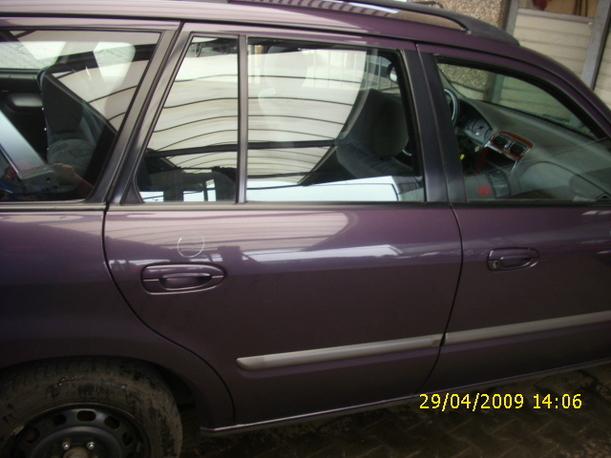 Foto: TÜR HINTEN RECHTS eines Mazda 626 1.9