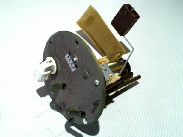 Foto: KRAFTSTOFFPUMPE eines Mazda 626 1.9