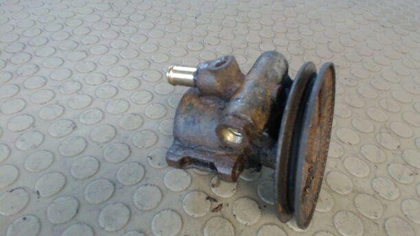 Foto: LENKGETRIEBEPUMPE eines Opel Astra TD