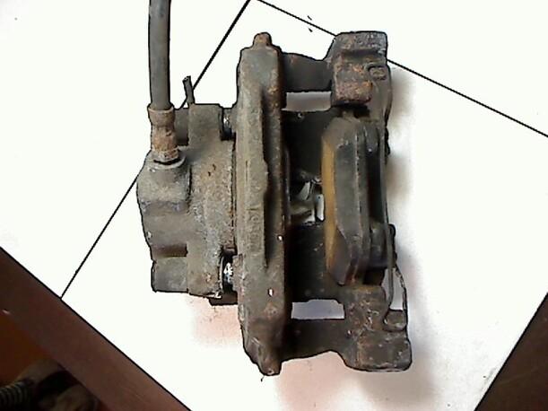 Foto: BREMSSATTEL VORN RECHTS eines Mercedes-Benz E 200 T