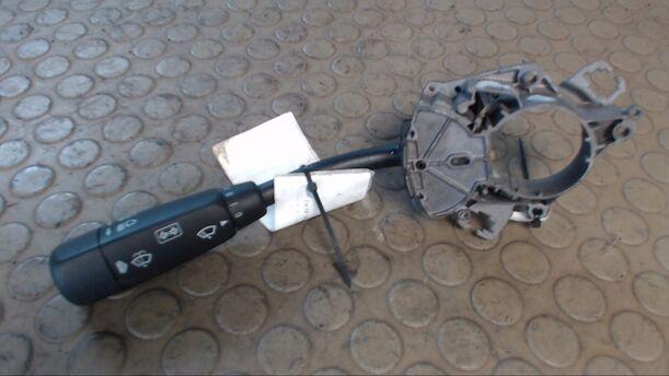 Foto: BLINKSCHALTER/KOMBISCHALTER L eines Mercedes-Benz E 200 T