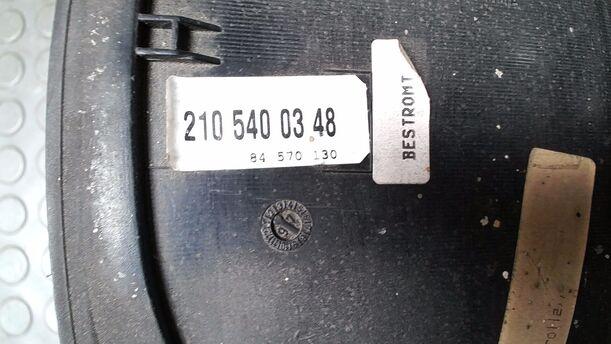 Foto: TACHOEINHEIT eines Mercedes-Benz E 200 T