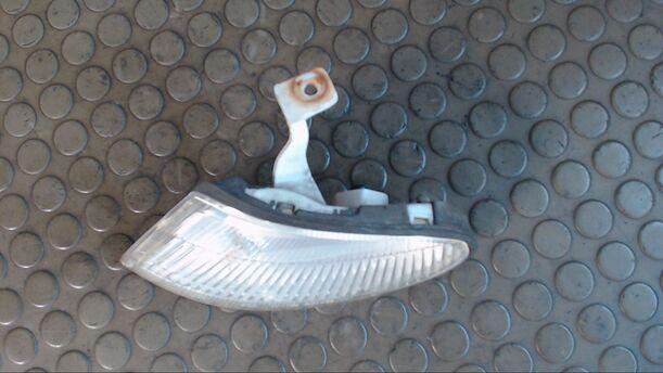 Foto: STANDLICHT LINKS eines Mazda 323 S 1.5 GL