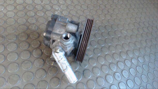 Foto: PUMPE SERVOLENKUNG eines Mazda 323 S 1.5 Ambiente