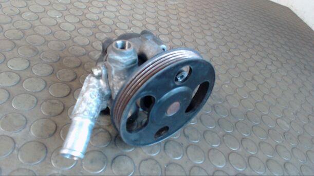 Foto: PUMPE SERVOLENKUNG eines Mazda 323 S 1.5 Ambiente