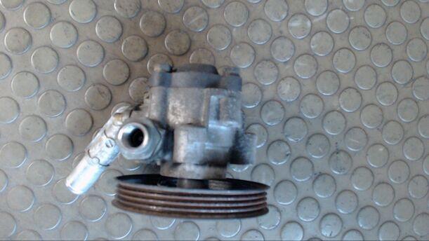 Foto: PUMPE SERVOLENKUNG eines Mazda 323 S 1.5 Ambiente