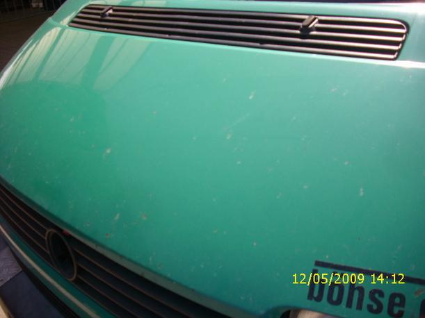 Foto: MOTORHAUBE eines VW Caravelle T4 TD