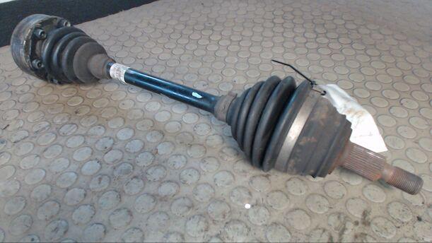Foto: ANTRIEBSWELLE LINKS eines VW New Beetle 1.9 TDI