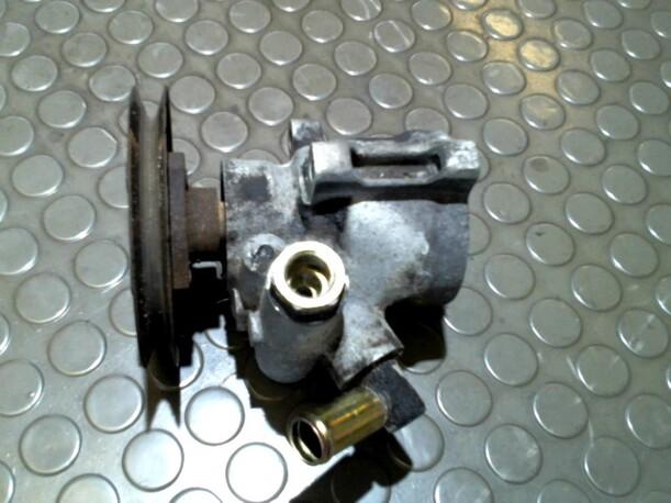 Foto: PUMPE SERVOLENKUNG eines VW Golf Variant 1.8