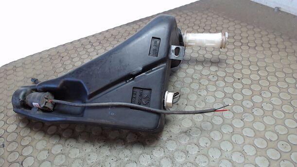 Foto: SCHEIBENWASCHBEHÄLTER eines Daewoo Espero 1.5 RS