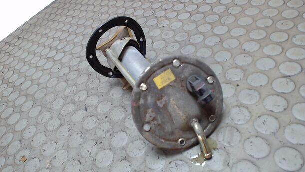 Foto: KRAFTSTOFFPUMPE / BENZINPUMPE eines Daewoo Espero 1.5 RS