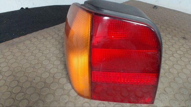 Foto: HECKLEUCHTE / RÜCKLEUCHTE LINKS eines VW Polo 75