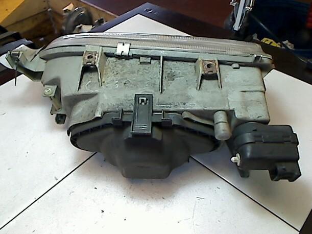 Foto: SCHEINWERFER  RECHTS eines Renault R 19 1.8
