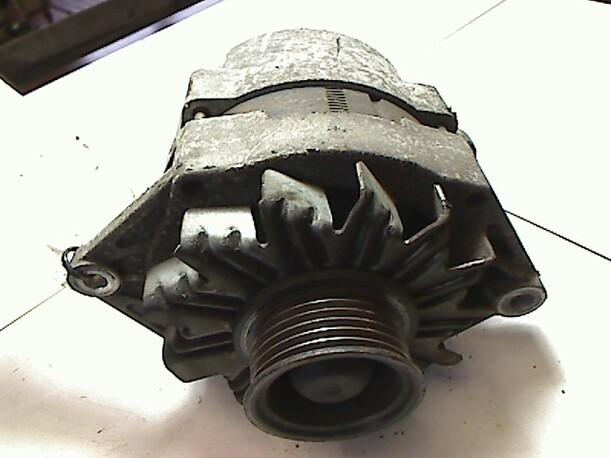 Foto: LICHTMASCHINE eines Renault R 19 1.8
