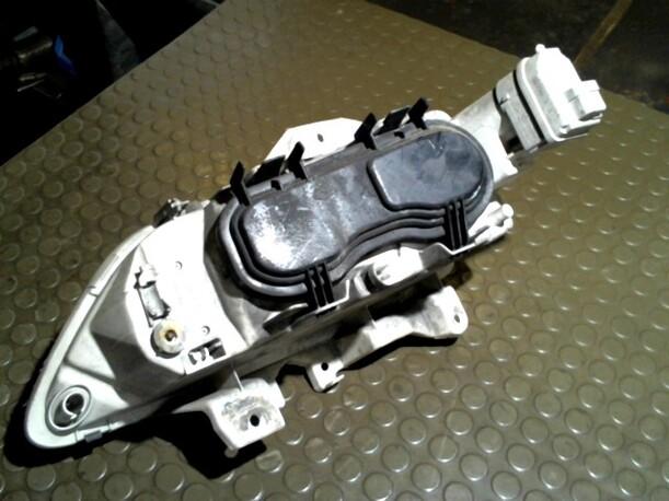Foto: SCHEINWERFER RECHTS eines Renault Laguna Grandtour 1.8 Club