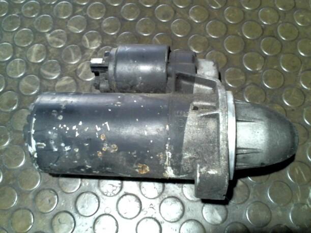 Foto: ANLASSER / STARTER BOSCH eines Mercedes-Benz 200 E CD