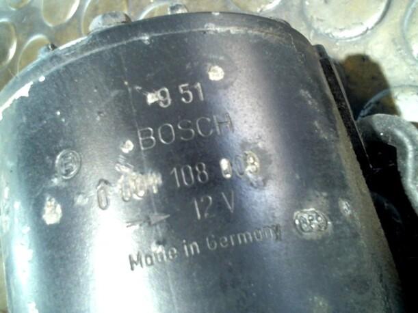 Foto: ANLASSER / STARTER BOSCH eines Mercedes-Benz 200 E CD