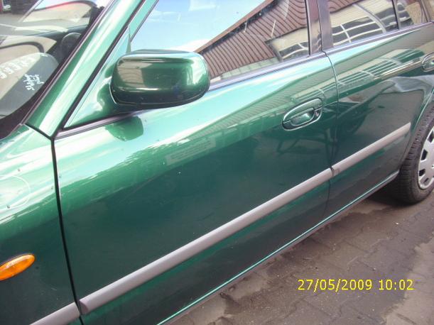 Foto: TÜR VORNE LINKS eines Mazda 626 1.9