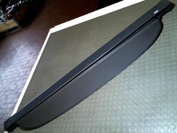 Foto: LADERAUMABDECKUNG eines Mazda 626 1.9
