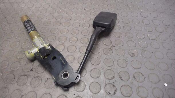 Foto: GURTSTRAFFER VORB RECHTS eines Ford Fiesta