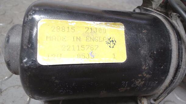 Foto: SCHEIBENWISCHERMOTOR VORN eines Nissan Primera 2.0