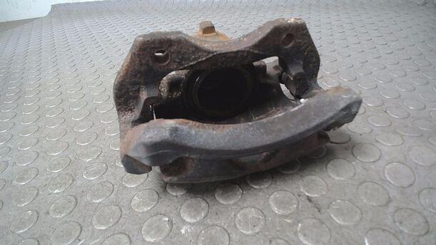 Foto: BREMSSATTEL VORN LINKS eines Nissan Primera 2.0