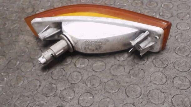 Foto: BLINKER / BLINKLEUCHTE LINKS eines Toyota Corolla 1.3