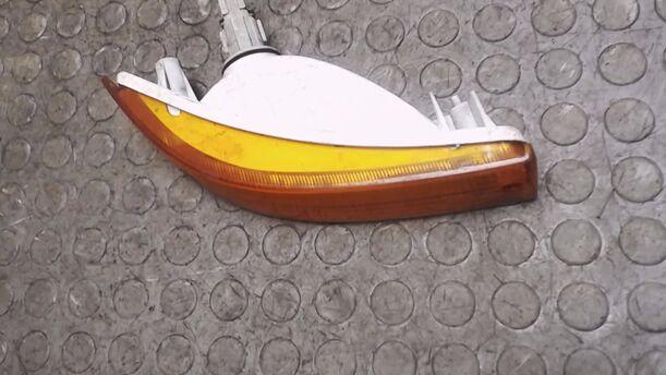 Foto: BLINKER / BLINKLEUCHTE LINKS eines Toyota Corolla 1.3