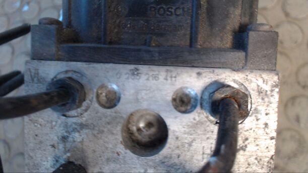 Foto: HAUPTBREMSAGGREGAT ABS eines VW Passat 1.6 Style
