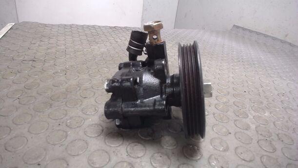 Foto: PUMPE SERVOLENKUNG eines Nissan Almera 1.4 Club