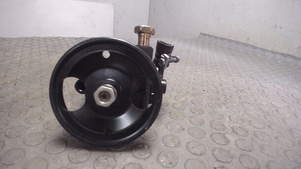 Foto: PUMPE SERVOLENKUNG eines Nissan Almera 1.4 Club