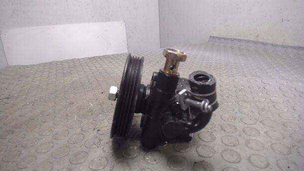 Foto: PUMPE SERVOLENKUNG eines Nissan Almera 1.4 Club