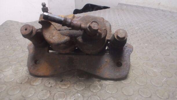 Foto: BREMSSATTEL VORN RECHTS eines Toyota Previa Fancy