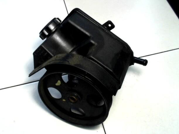 Foto: LENKGETRIEBEPUMPE eines Peugeot 206 75