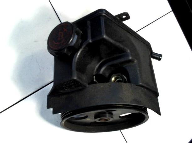 Foto: LENKGETRIEBEPUMPE eines Peugeot 206 75