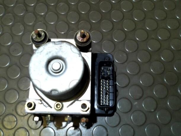 Foto: HAUPTBREMSAGGREGAT ABS eines Mazda Demio 1.4 GL