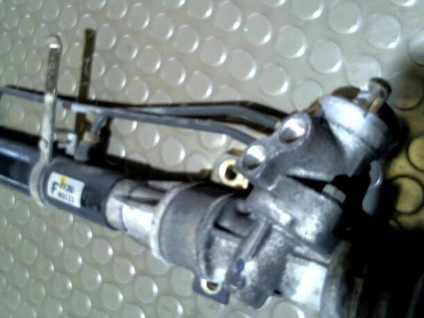 Foto: SERVOLENKUNG eines Mazda Demio 1.4 GL