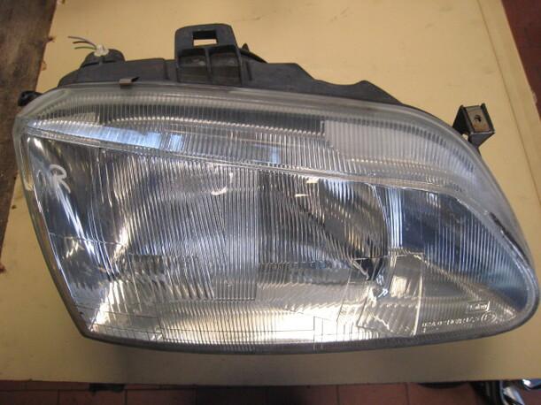 Foto: SCHEINWERFER  RECHTS eines Renault Megane Scenic 1.6e