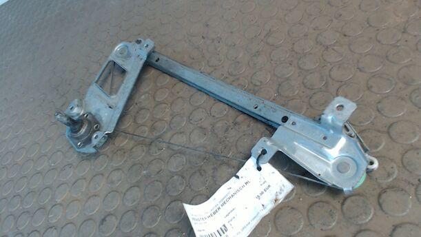 Foto: FENSTERHEBER MECHANISCH HINTEN LINKS eines Opel Astra Caravan 16V