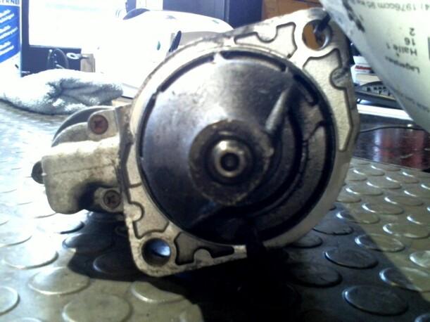 Foto: ANLASSER / STARTER BOSCH eines BMW 520i Style