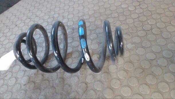 Foto: FEDER HINTEN RECHTS eines VW Passat 1.6 Style