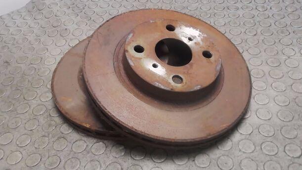 Foto: BREMSSCHEIBENPAAR VORN eines Toyota Corolla 1.4 Exclusive
