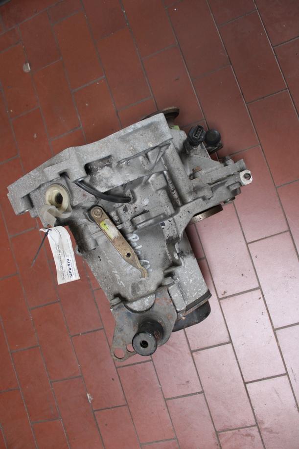 Foto: SCHALTGETRIEBE 5-GANG CWN (86000km) eines VW Polo 45 Exclusive