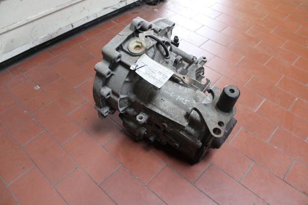 Foto: SCHALTGETRIEBE 5-GANG CWN (86000km) eines VW Polo 45 Exclusive