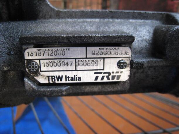 Foto: SERVOLENKUNG eines Peugeot 806