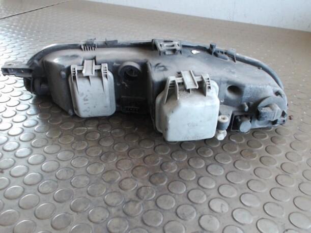 Foto: SCHEINWERFER RECHTS eines Fiat Bravo 1.8 16V CD