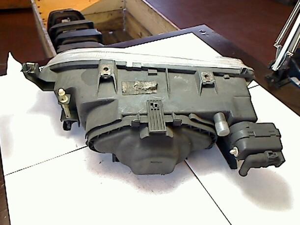 Foto: SCHEINWERFER RECHTS eines Renault R 19 1.8 Exclusive