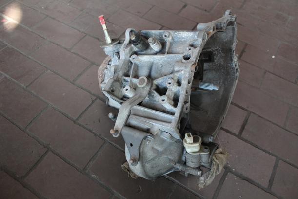 Foto: SCHALTGETRIEBE 5-GANG 20DL72 eines Peugeot 206 D 70 Exclusive