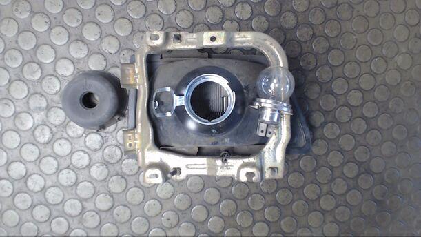 Foto: SCHEINWERFER LINKS eines Suzuki Alto Exclusive